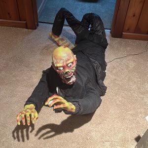 Creepy Crawler Halloween Animatronic
